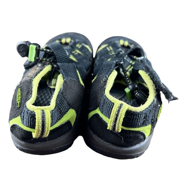 Keens Newport H2 Waterproof Kids Sandals in Black.  Size 13. - Picture 6 of 7